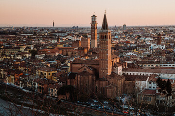 Fototapeta premium Italien - Verona - Stadt im Sonnenuntergang 
