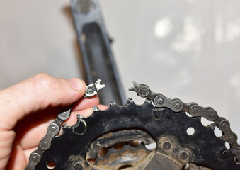 The Broken Bicycle Chain. Repair on Cycling