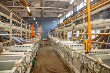A series of chemical baths on a large production for different anodirovanie and galvanizirovali metal products