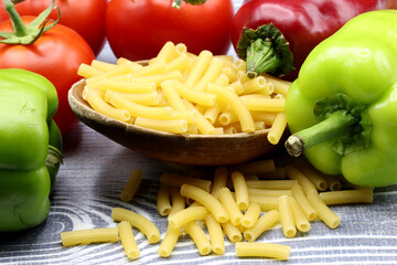 pasta with tomato and green peppers