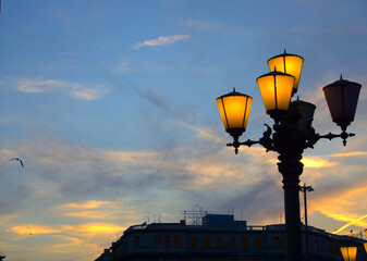 tramonto e lampione