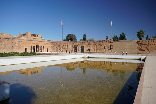 El Badii palace with the pool or water fountain in the arena