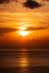 海とと空と日の出(朝日)