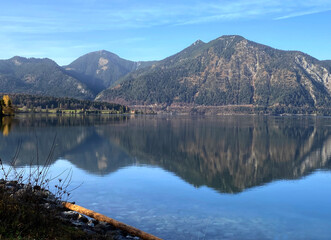 Fototapeta na wymiar reflection in lake