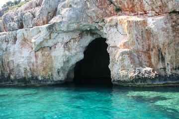 Fototapeta premium cave in the blue sea