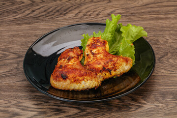 Roasted chicken wings with spices