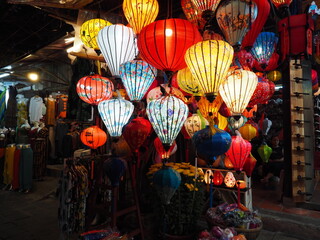 ベトナム　ホイアンのランタン売り