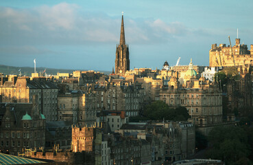 Obraz premium Edinburgh city skyline from Calton Hill., United Kingdom