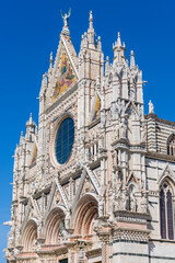 Fototapeta na wymiar Der Dom in der Altstadt von Siena in der Toskana, Italien