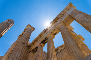Acrópolis, partenón, templo de zeus y teatro en Atentas