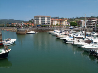 Fototapeta na wymiar Vista del Puerto de Plencia, Vizcaya, País Vasco 