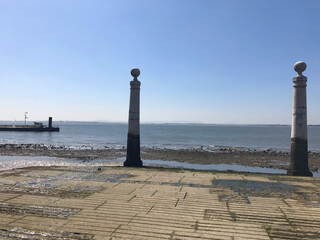 Obraz premium view of the Tagus River near Cais das Colunas in Lisbon, Portugal