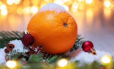 Orange weihnachtlich arrangiert