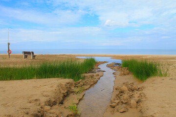 Small creek to and from the lake