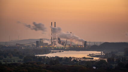 Blaue Stunde und Sonnenaufgang auf der halde Rheinpreussen © Michael