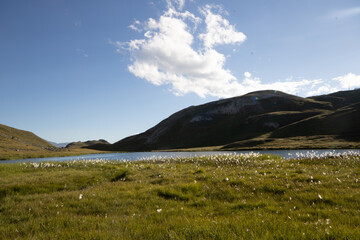 Fototapeta na wymiar Montagne et lac Termignon
