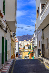 Obraz premium Santiago del Teide: Puerto de Santiago,11/02/2020 Tenerife, Spain. Impressions from the community.From a fishing village to a tourist area, holiday apartments and hotel complexes, flair and tradition 