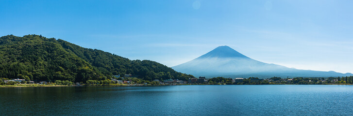 Fototapeta na wymiar 日本　山梨県、河口湖と富士山