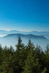日本　山梨県、富士山の奥庭展望地の展望台からの見える雲海
