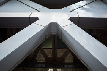 ビルの鉄骨ブレース