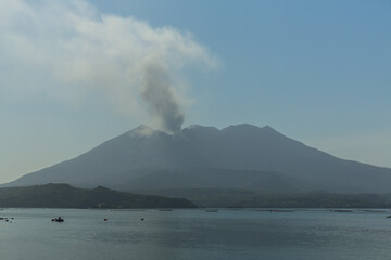 日本　鹿児島県の噴煙を上げている桜島