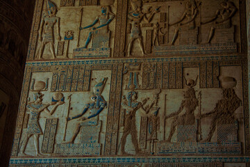 Fototapeta na wymiar Ancient egyptian hieroglyphics