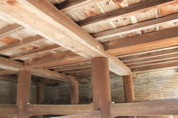 Fototapeta na wymiar 木造建築物の床下の構造