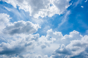 Fototapeta na wymiar Cloud and blue sky background
