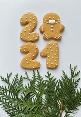 2021 gingerbread man in a mask for Christmas wallpaper