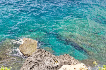 沖縄の透明感のある海