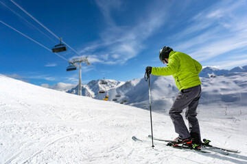 Fototapeta na wymiar Skier and winter landscape 