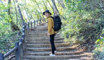 登山　男性