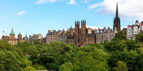 Fototapeta na wymiar old town of Edinburgh, Scotland