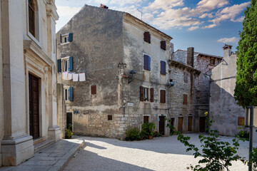 In den engen Gassen von Bale Valle in Kroatien,