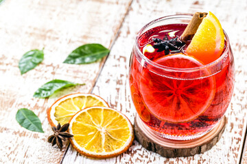 hot winter drink, hot christmas wine, cinnamon drink, wine and citrus fruits. Know how mulled wine, Spanish sangria, glogg and Glühwein