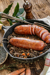 saucisses de Morteau et lentilles carottes