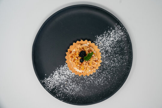 Pay de chongos Zamoranos. Tarta de pasta sable rellena de tradicionales chongos Zamoranos y cacahuate garapi&ntilde;ado.