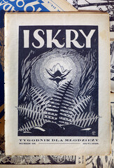 "Iskry" - 1928 - tygodnik dla młodzieży - przykładowa strona tytułowa z pięknym drzeworytem "Kwiat paproci"									
