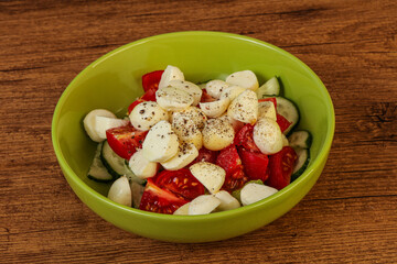 Salad with vegetables and mozzarlla