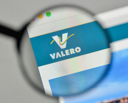 Milan, Italy - November 1, 2017: Valero Energy logo on the website homepage.