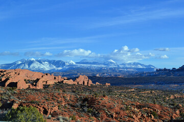Fototapeta na wymiar La Sal Mountains and sand dunes from the Arches National Park, Utah