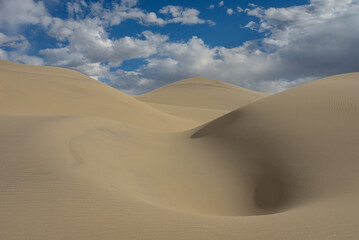 Fototapeta na wymiar Eureka Dunes, the tallest dunes in North America (Death Valley National Park)