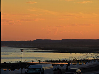 atardecer en la costa del mar