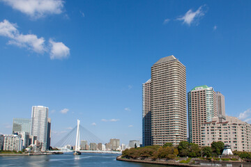 Tokyo cityscape of beautiful waterfront in sunny day