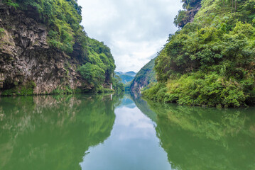 Obraz premium Close-up of river scenery in the canyon early in the morning