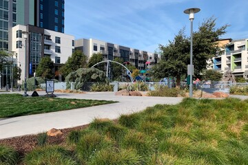 Obraz premium サンフランシスコ東部のウォーターフロント再開発：ミッション・ベイ