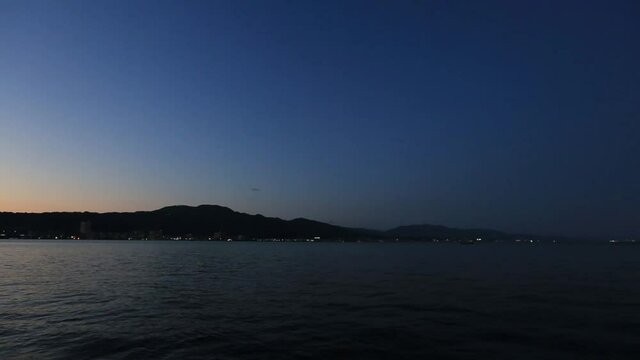 琵琶湖の夕景　秋