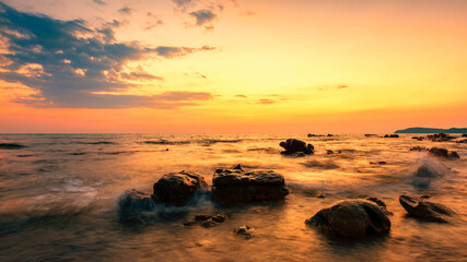 Fototapeta na wymiar Photography of coastal scenery at dusk