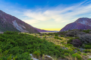 Naklejka premium The beautiful natural scenery of Mount Cook Canyon in New Zealand