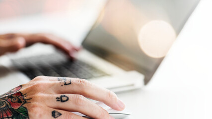Millennial online business
